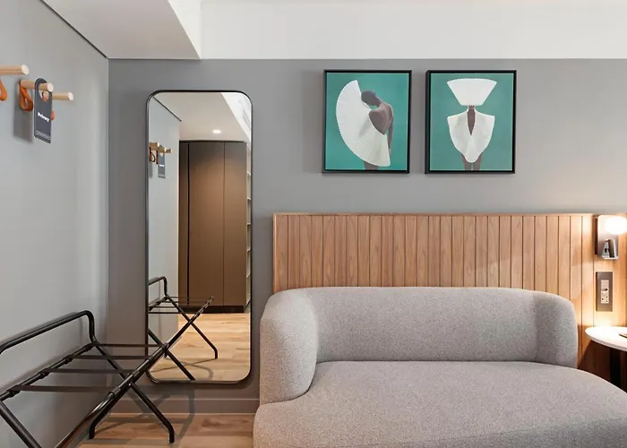 Rockerfeller Private Hotel Suites